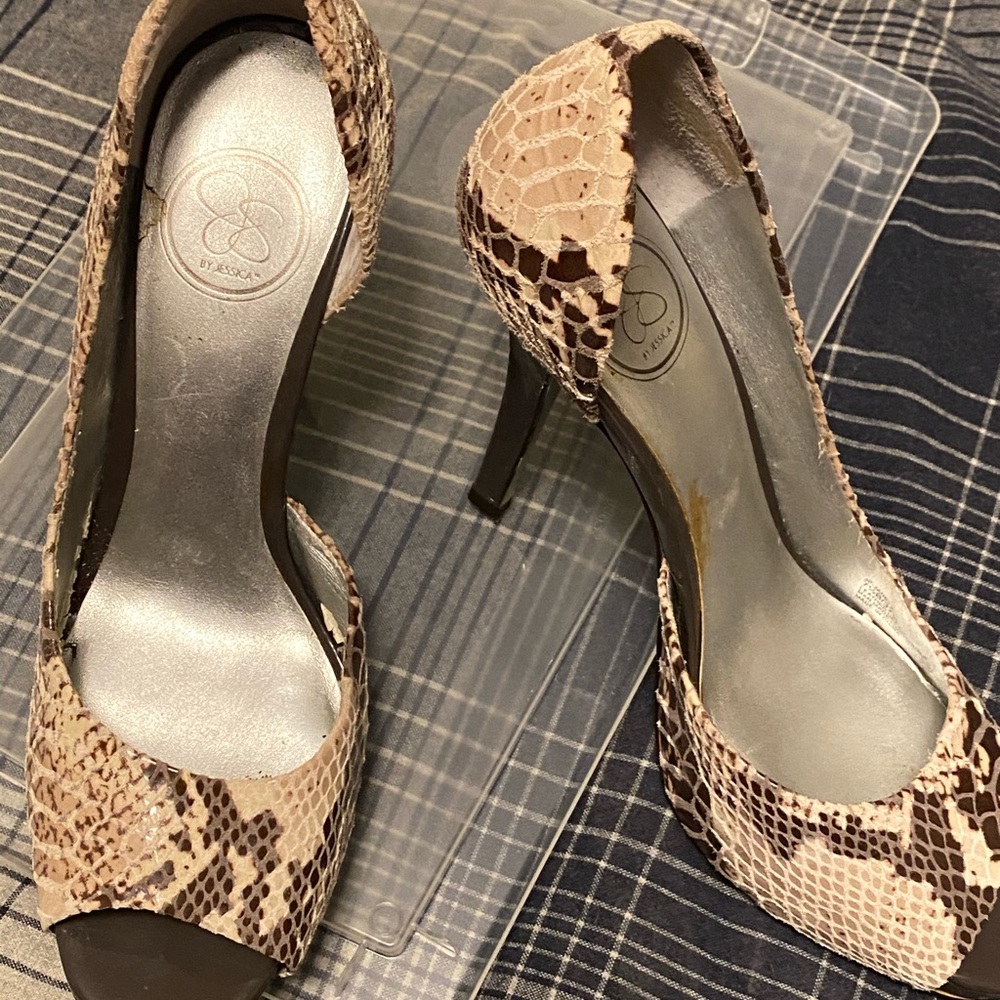 Jessica Simpson heels - Picture 2 of 6